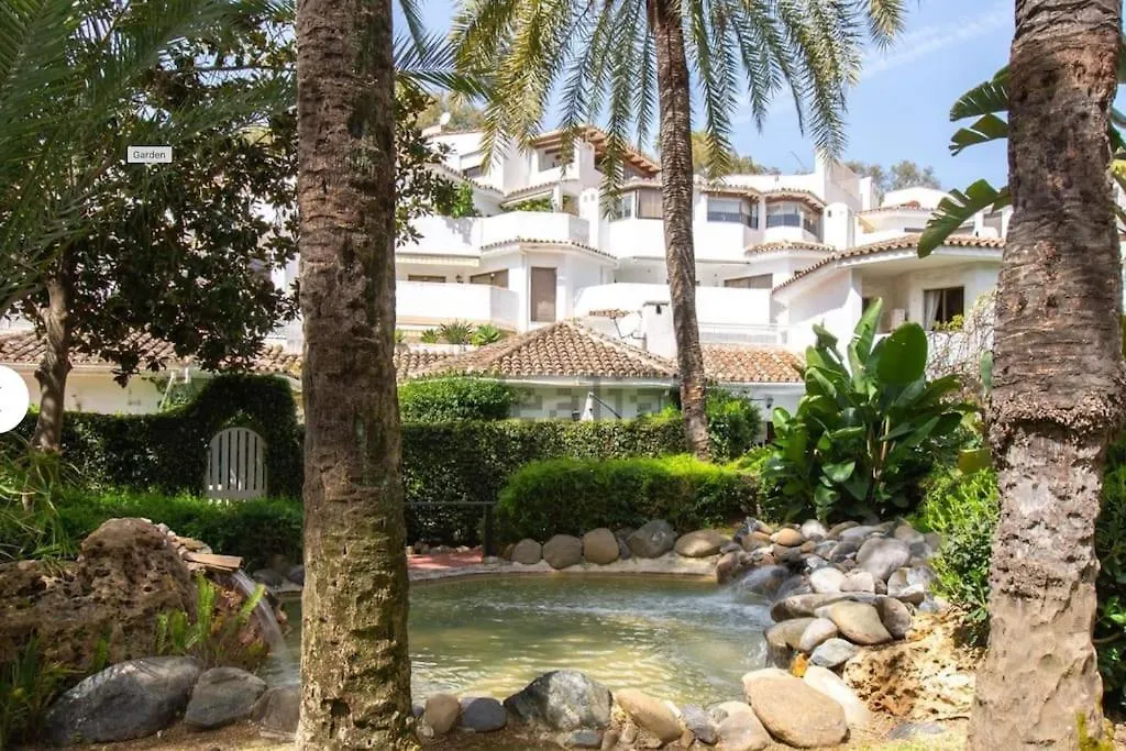 Beach Apartment. Newly Renovated. Marbella