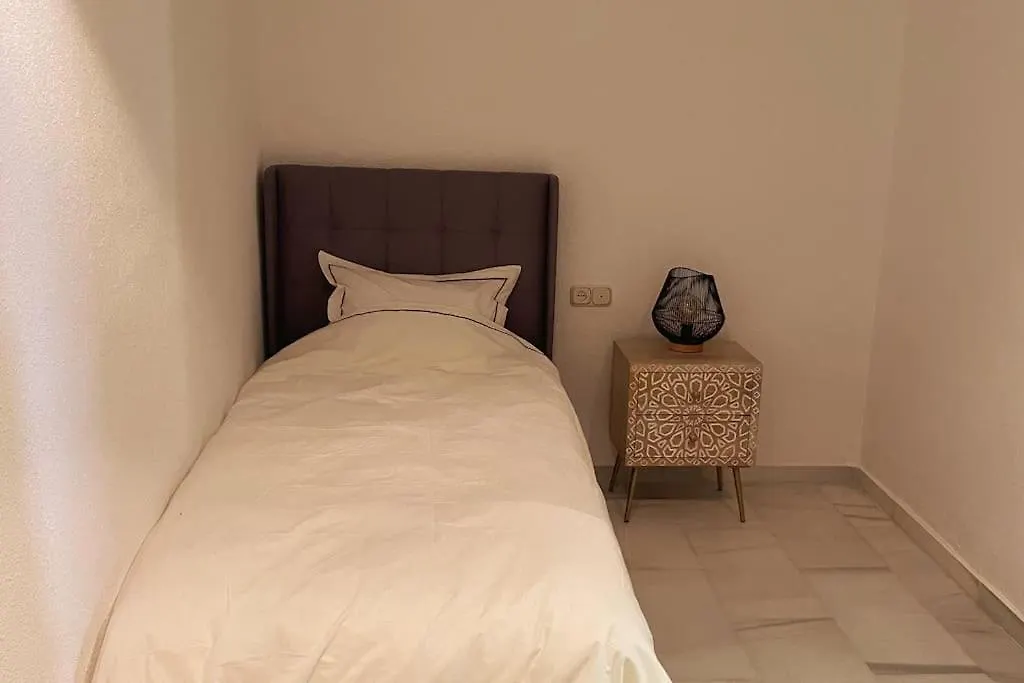 Beach Apartment. Newly Renovated. Marbella 0*,  Hiszpania