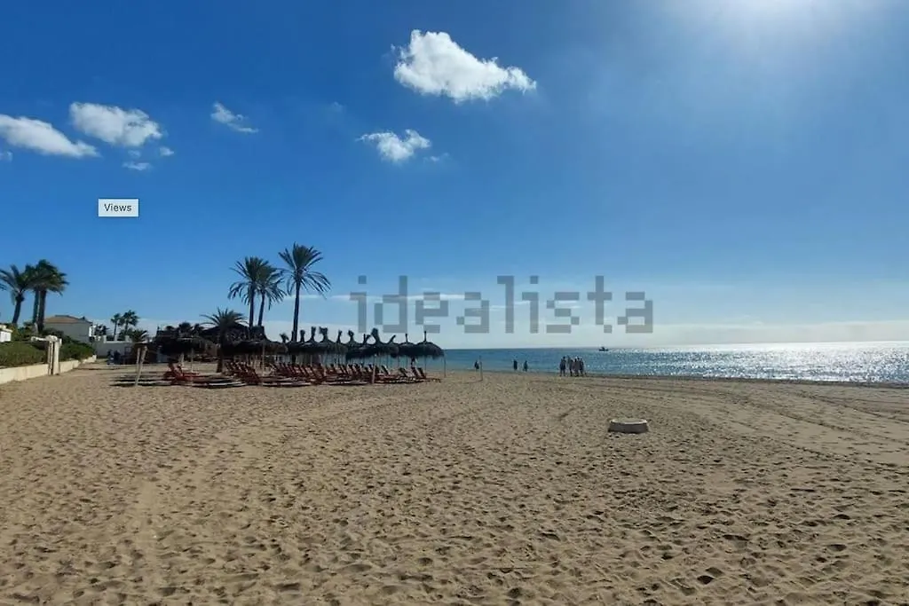 Beach Apartment. Newly Renovated. Marbella Apartament