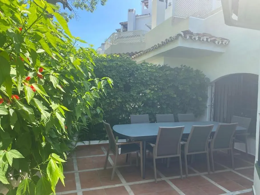 Apartament Beach Apartment. Newly Renovated. Marbella