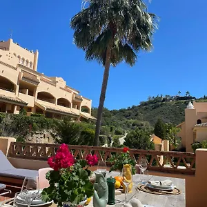 Santa Maria Village, Elviria, Apartamento