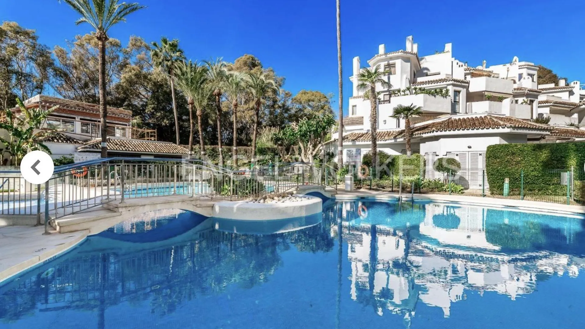 Beach Apartment. Newly Renovated. Marbella Spain