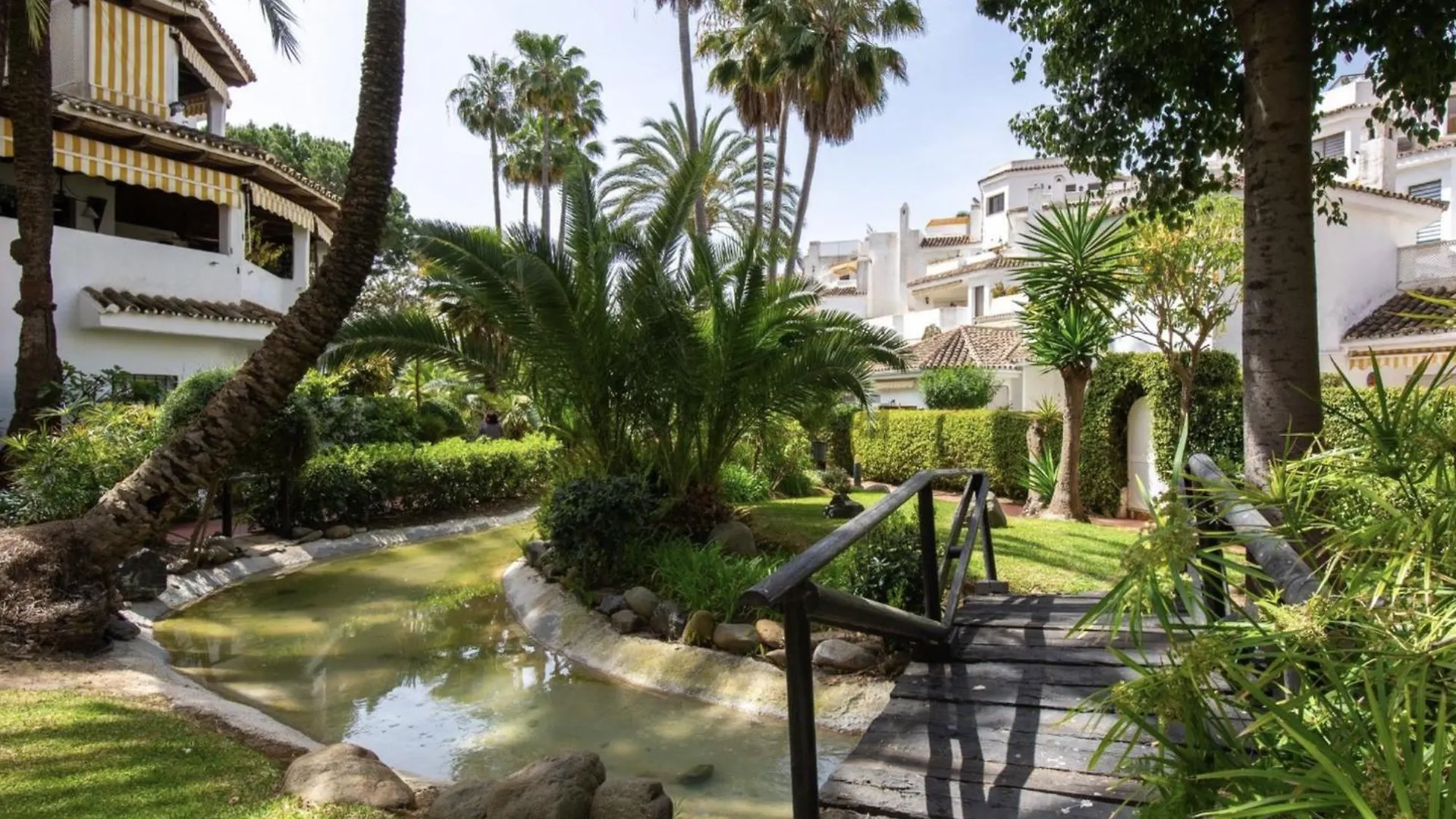 Apartment Beach Apartment. Newly Renovated. Marbella