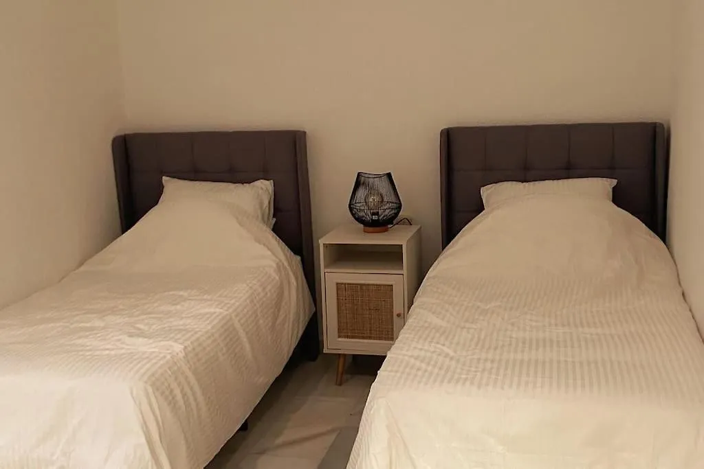 Apartment Beach Apartment. Newly Renovated. Marbella Spain